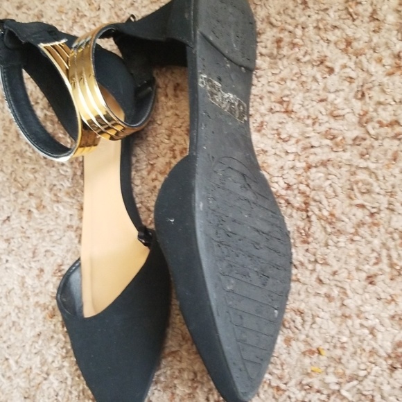 Shoes - Picture 3 of 4